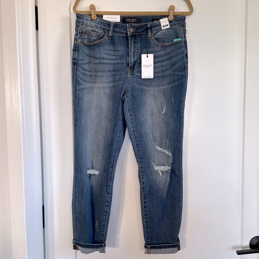 Mid rise relaxed fit Judy Blue jeans